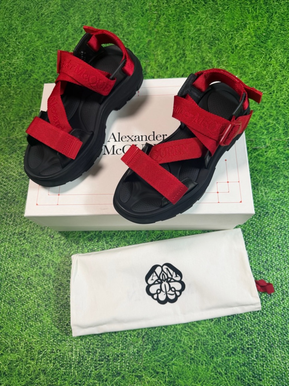 AUTHENTIC  Alexander McQueen Tread Slick Sandal 9 US/42 EU New With Box